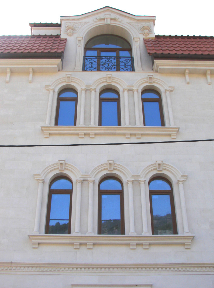 Фасады из инкерманского камня