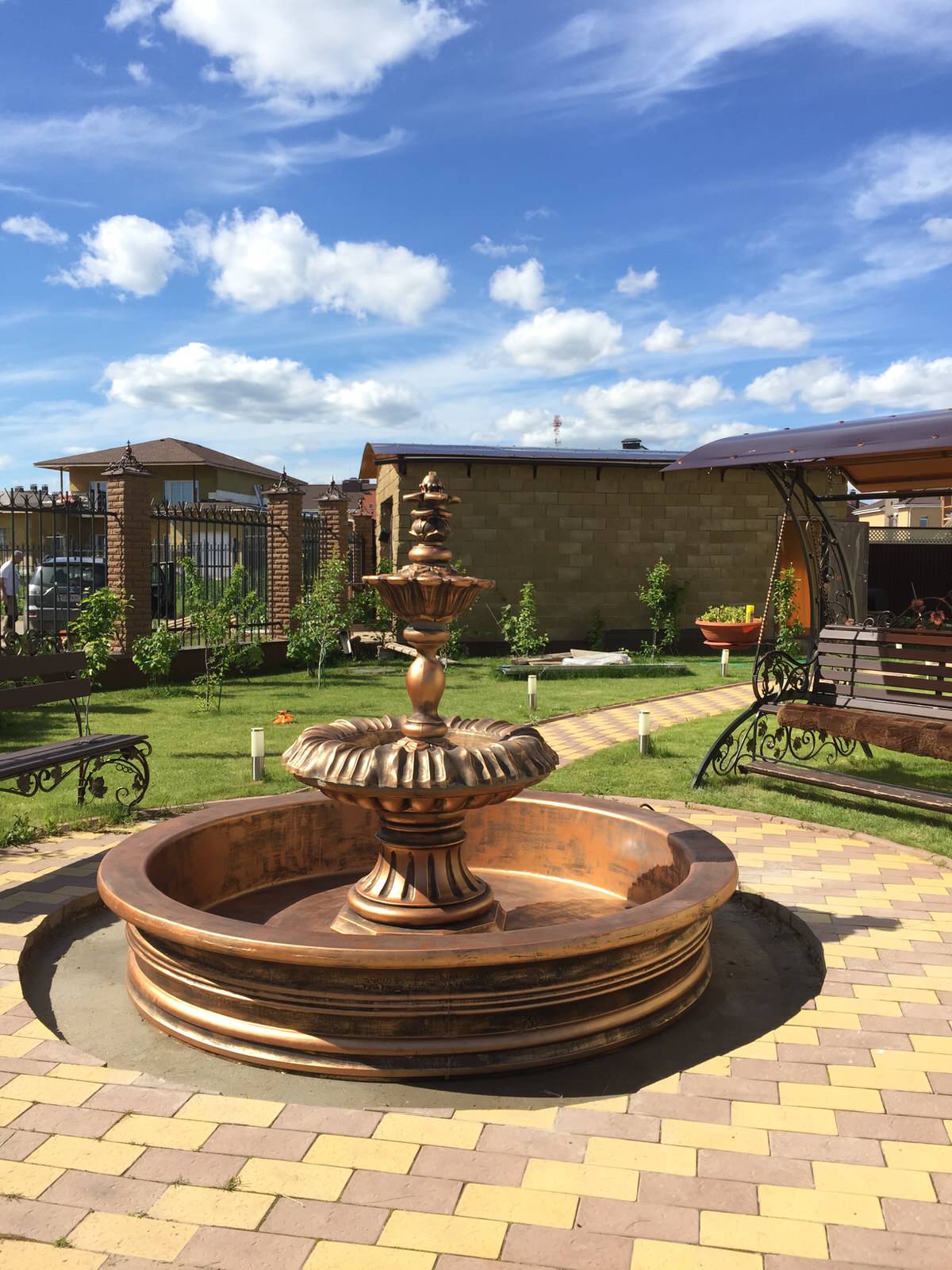 Садовый фонтан на Новой Риге