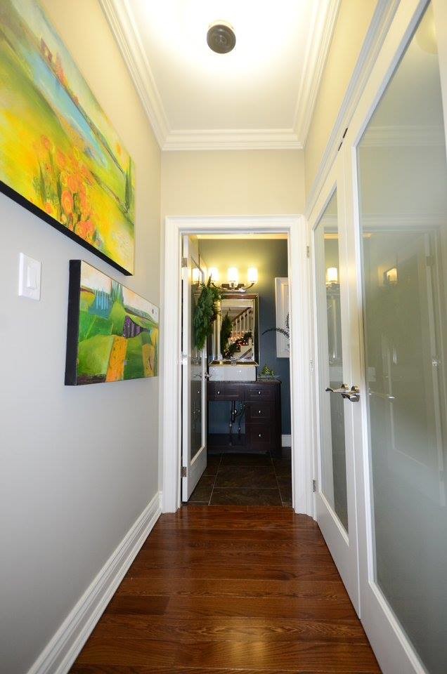 Inspiration for a transitional home design remodel in Toronto