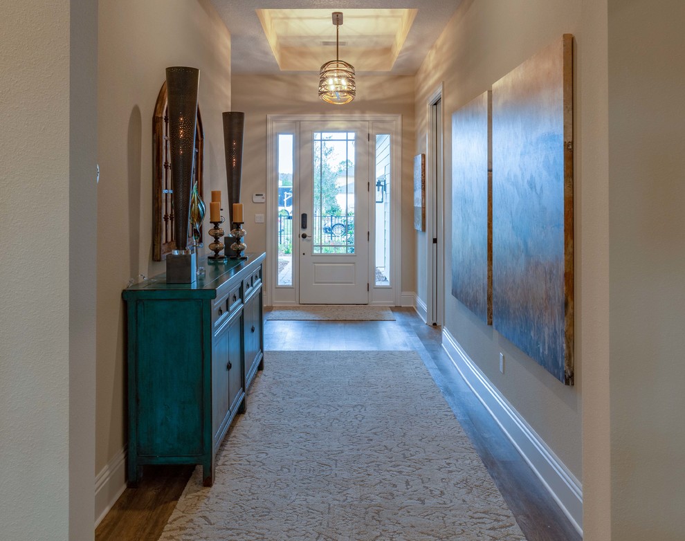 Design ideas for a traditional entryway in Jacksonville.