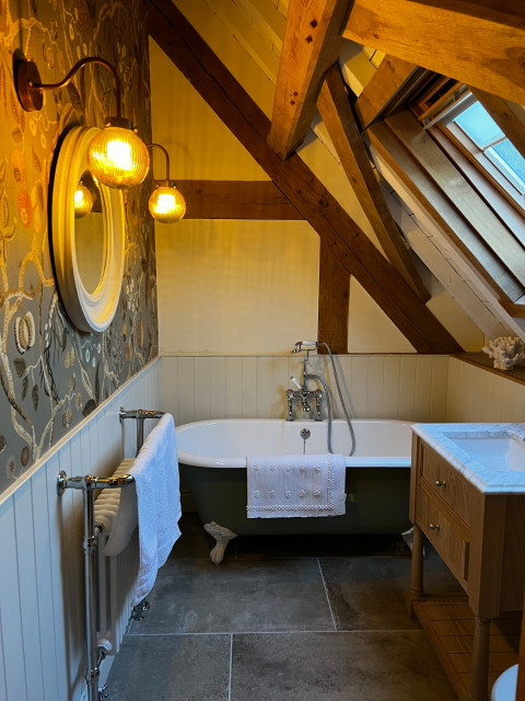 Bathroom contemporary-bathroom