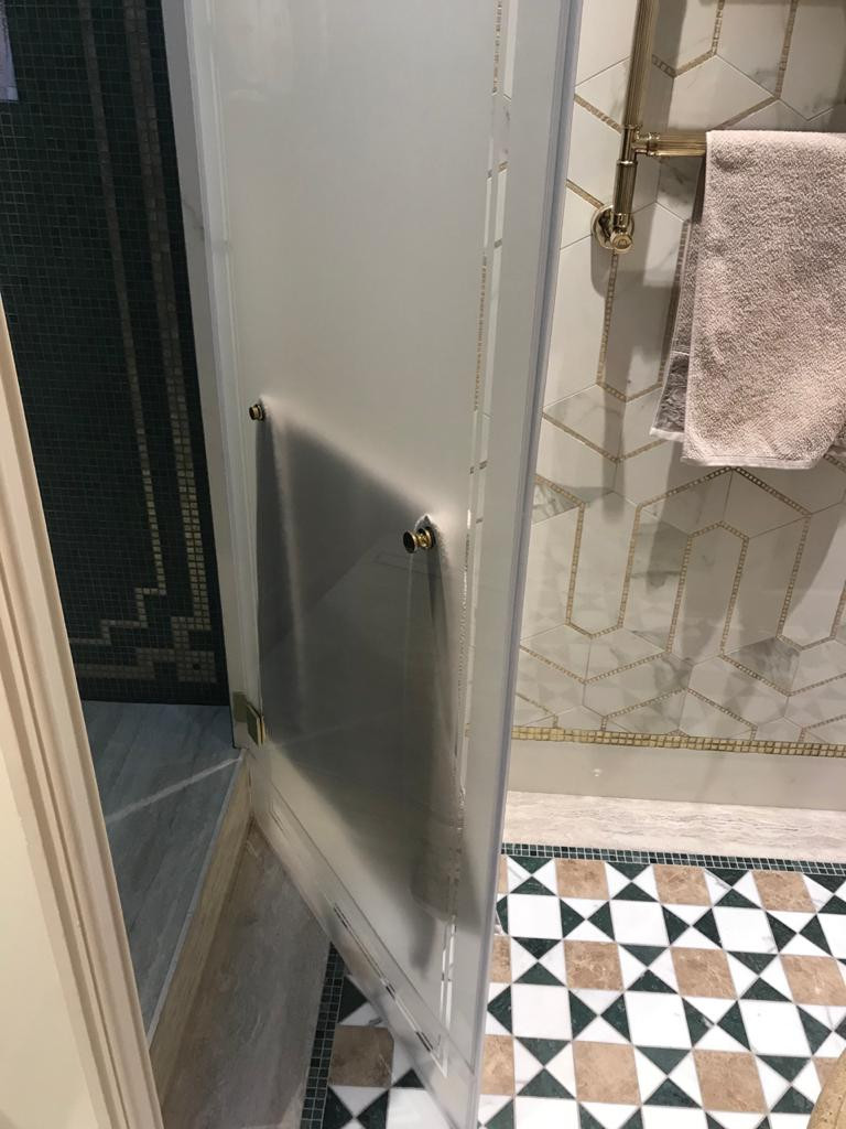 Стеклянные двери