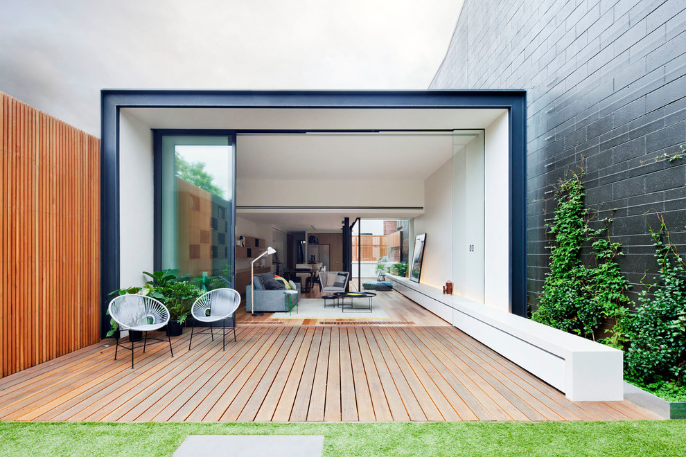 Design ideas for a contemporary backyard deck in Melbourne with no cover.