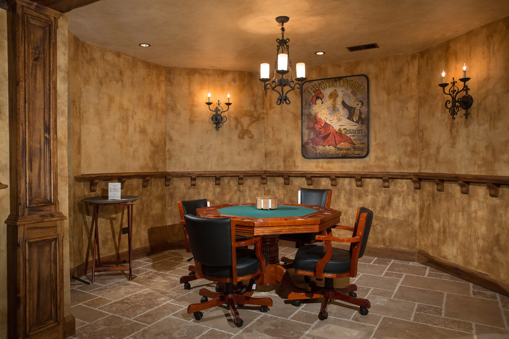 Large traditional look-out basement in Chicago with travertine floors.