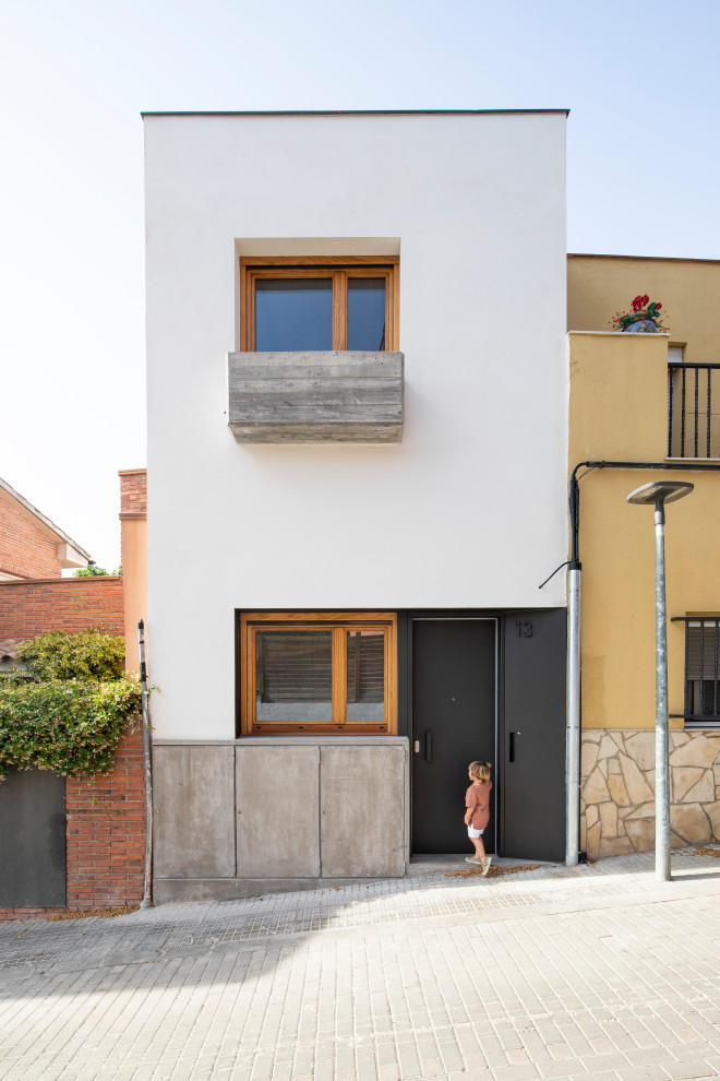 Mediterranean house exterior in Barcelona.