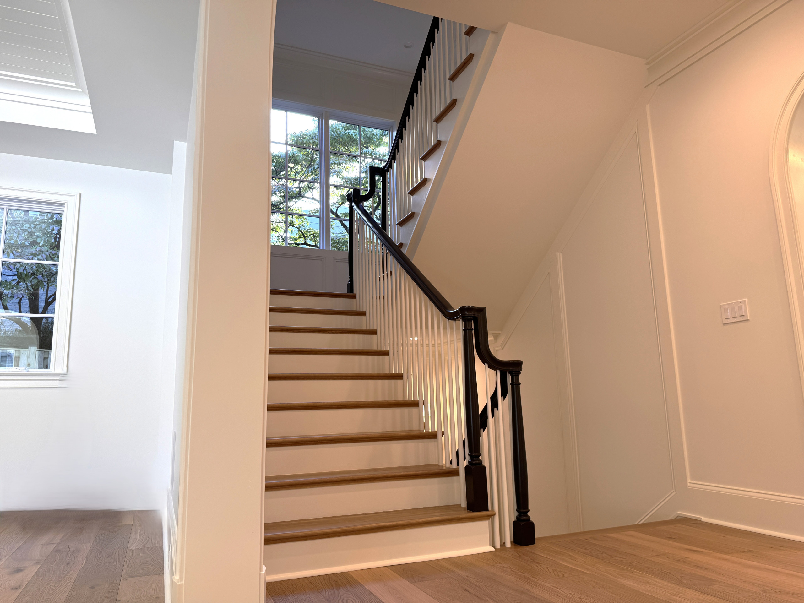 Project #160 | Traditional Box Stair with Gooseneck Handrail