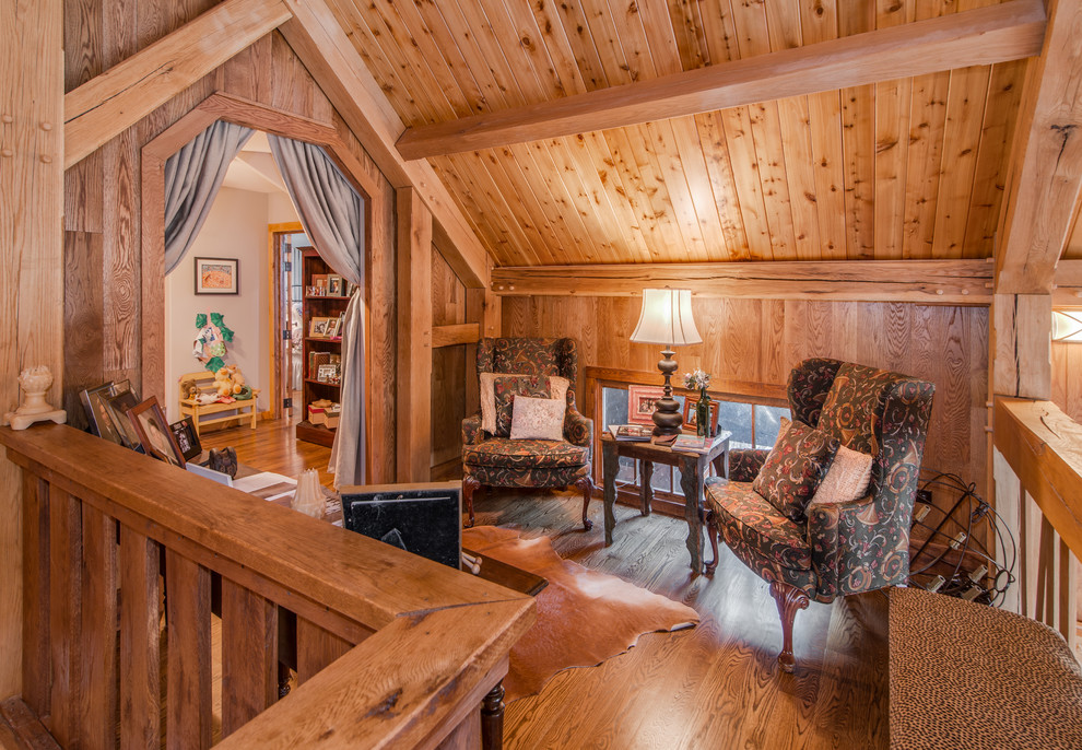 Small mountain style medium tone wood floor hallway photo in Nashville