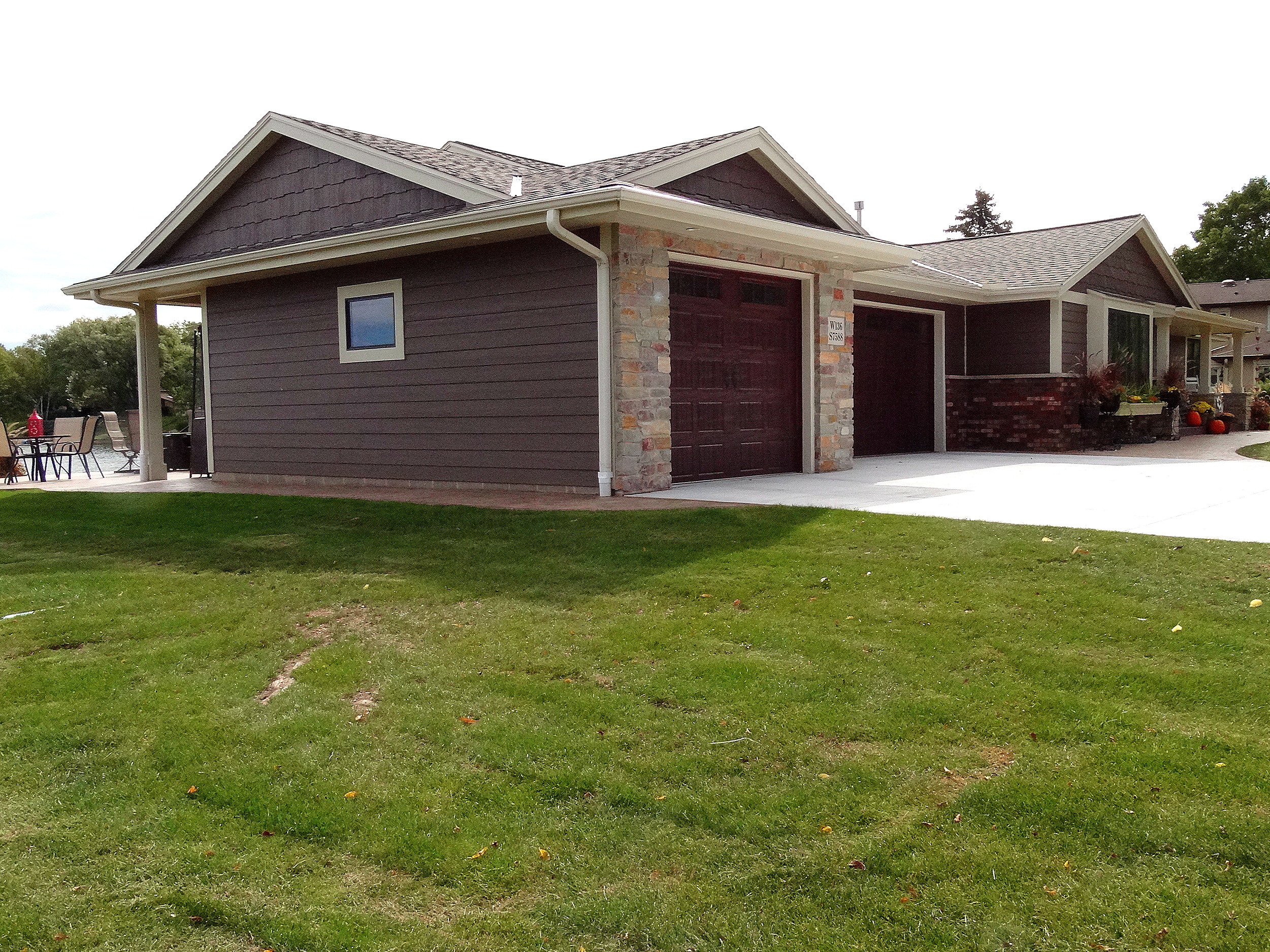 Muskego Residence - Exterior and Sun Room Addition