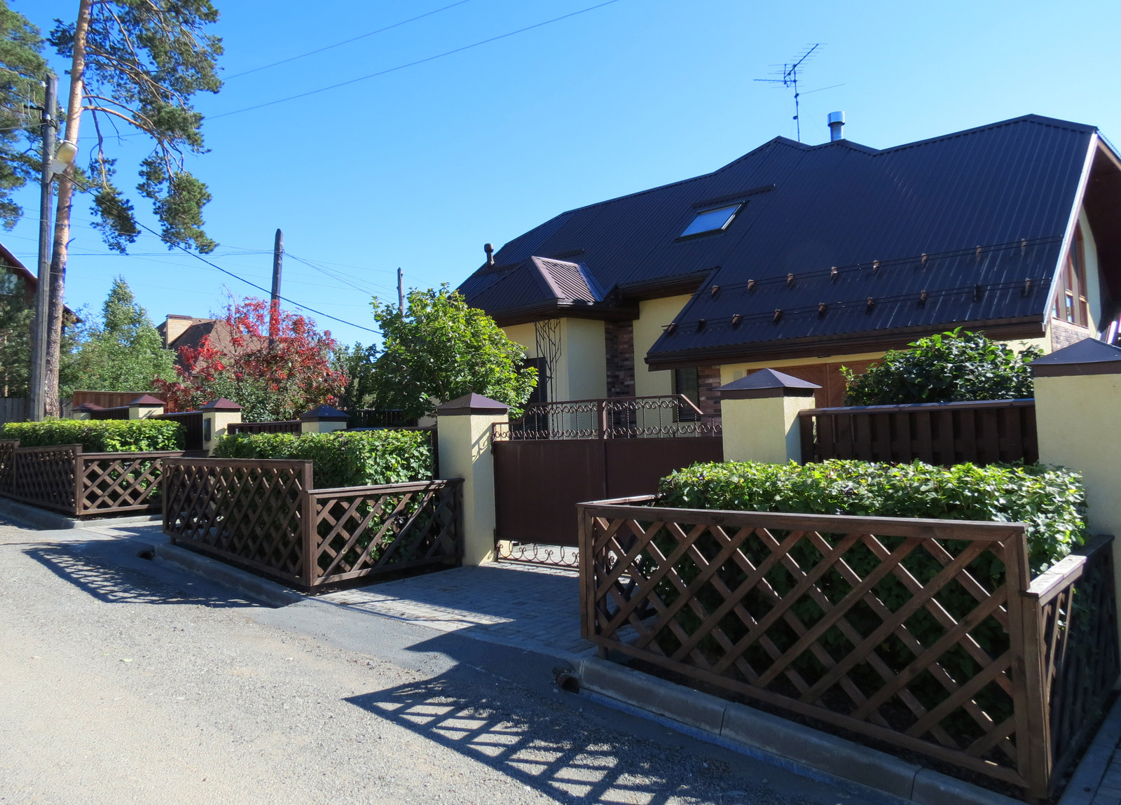 Искусство стрижки и формовки на наших объектах