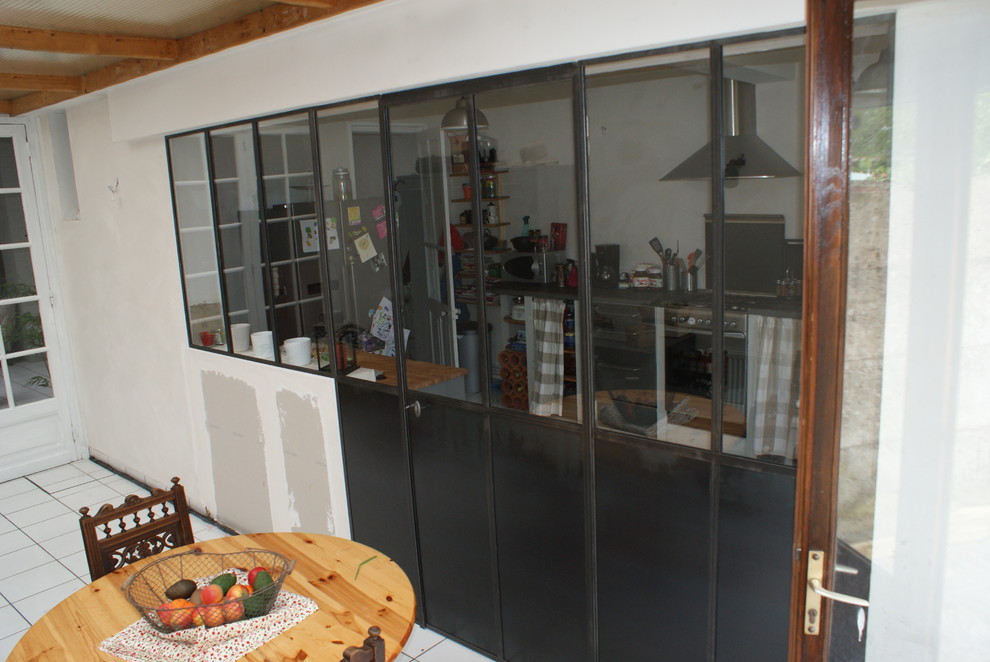 séparation cuisine salon par une verrière contemporaine type atelier