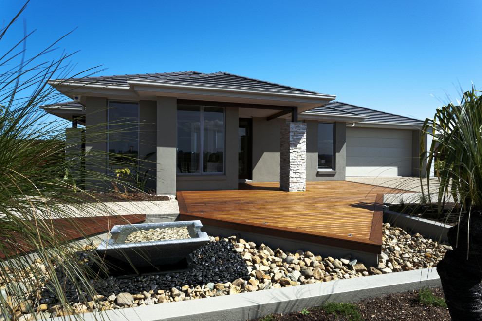 Inspiration for a transitional home design remodel in Miami