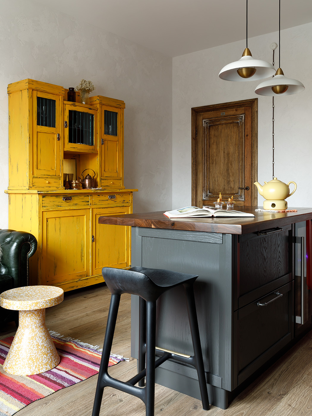 ЯРКАЯ ЭКЛЕКТИЧНАЯ КВАРТИРА