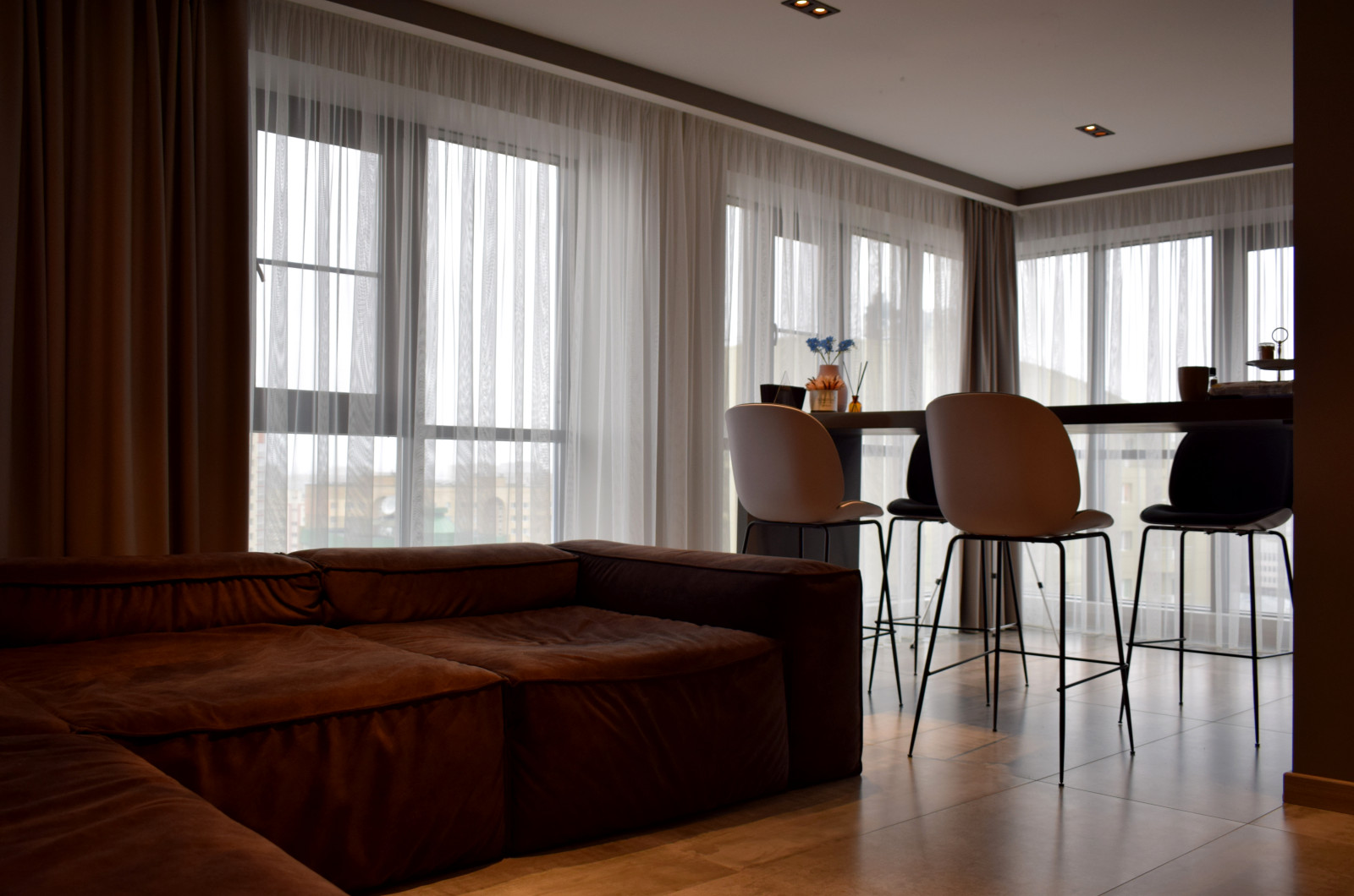 Квартира на 13 этаже  с витражным остеклением