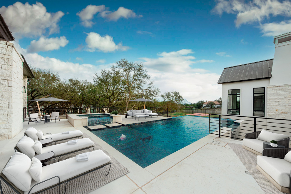 Transitional pool photo in Austin