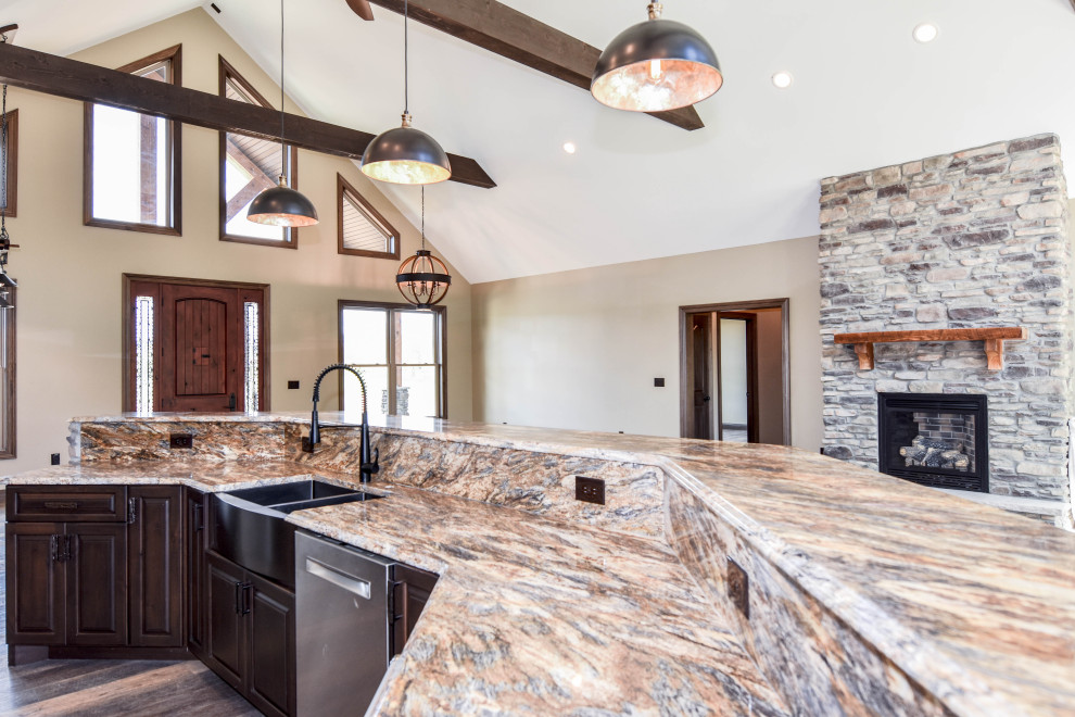 Inspiration for a rustic kitchen remodel in Huntington