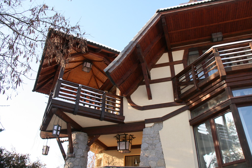 House in front of national park                       (Дом напротив заповедника)