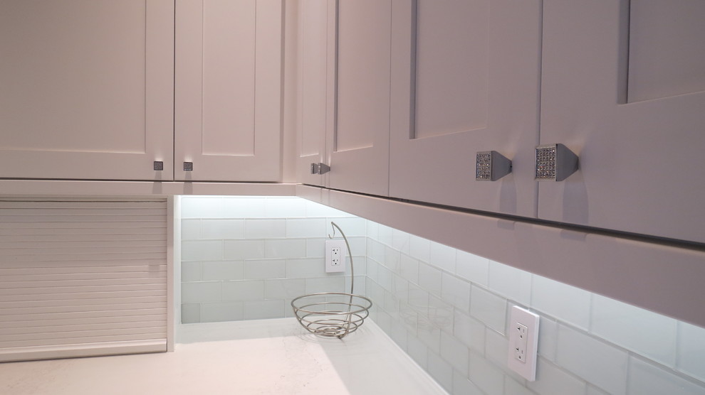 Kitchen - transitional kitchen idea