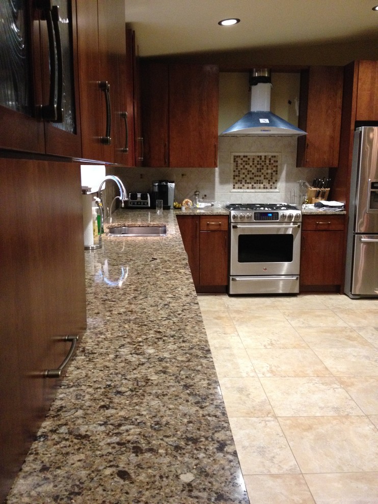 Transitional kitchen photo in Miami