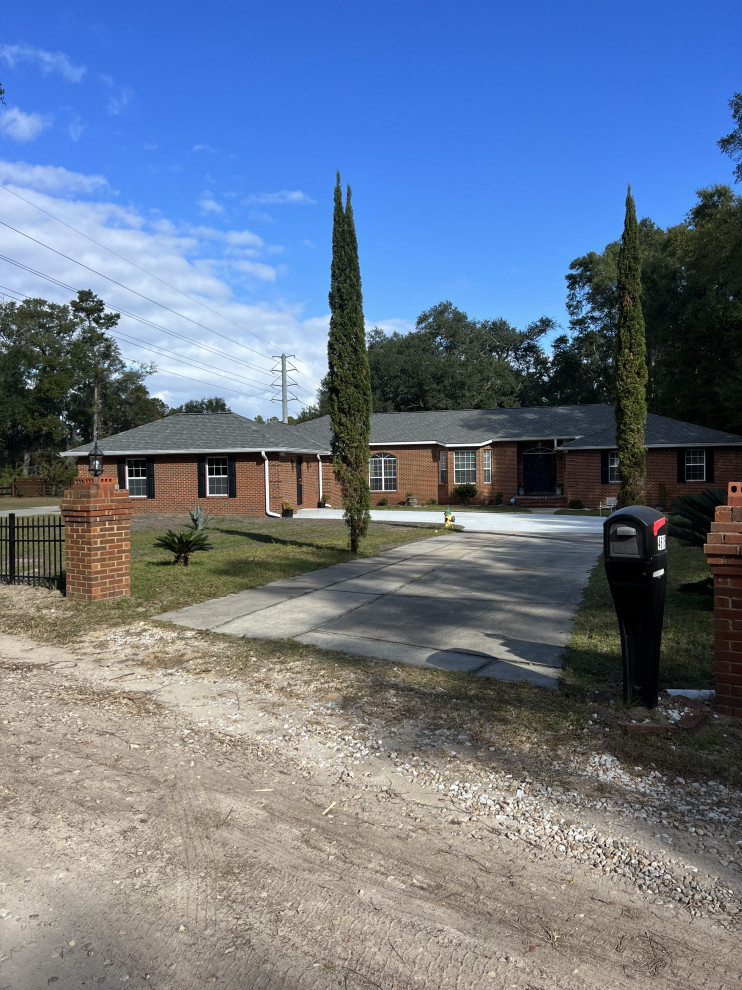 Detached Garage