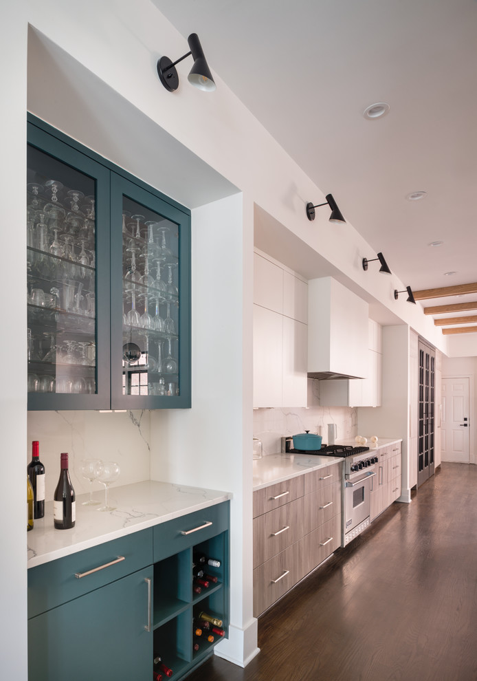 Kitchen - transitional kitchen idea in DC Metro
