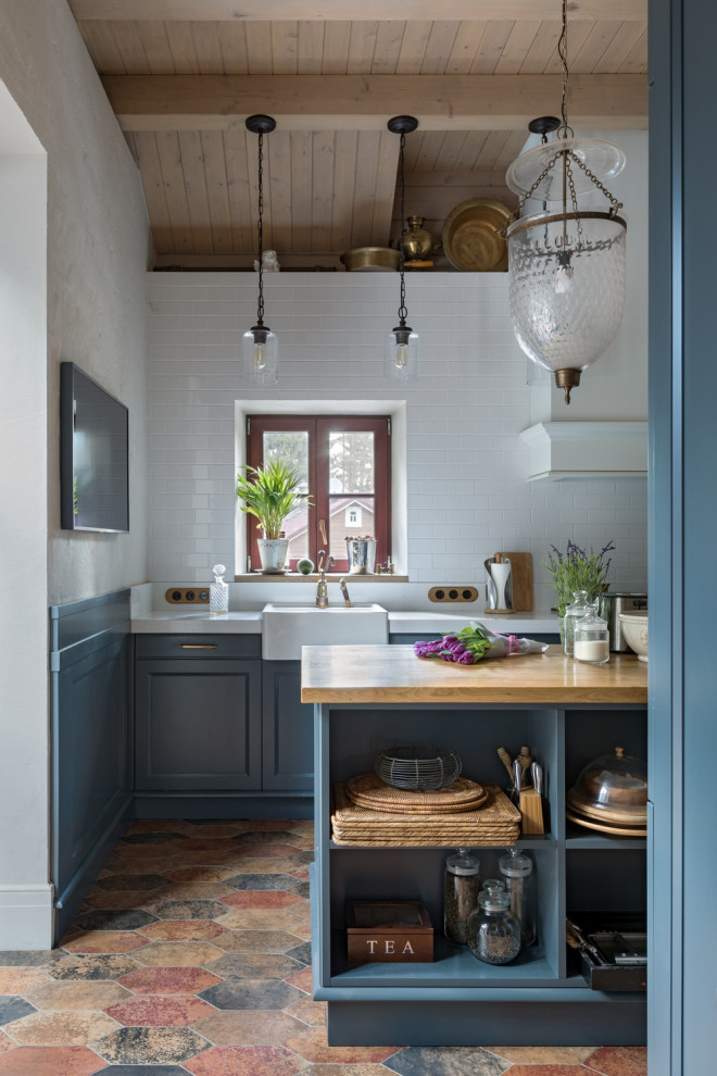 Дом в соснах