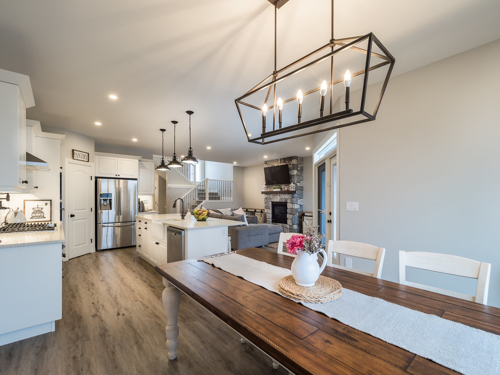 Inspiration for a transitional kitchen remodel in Edmonton