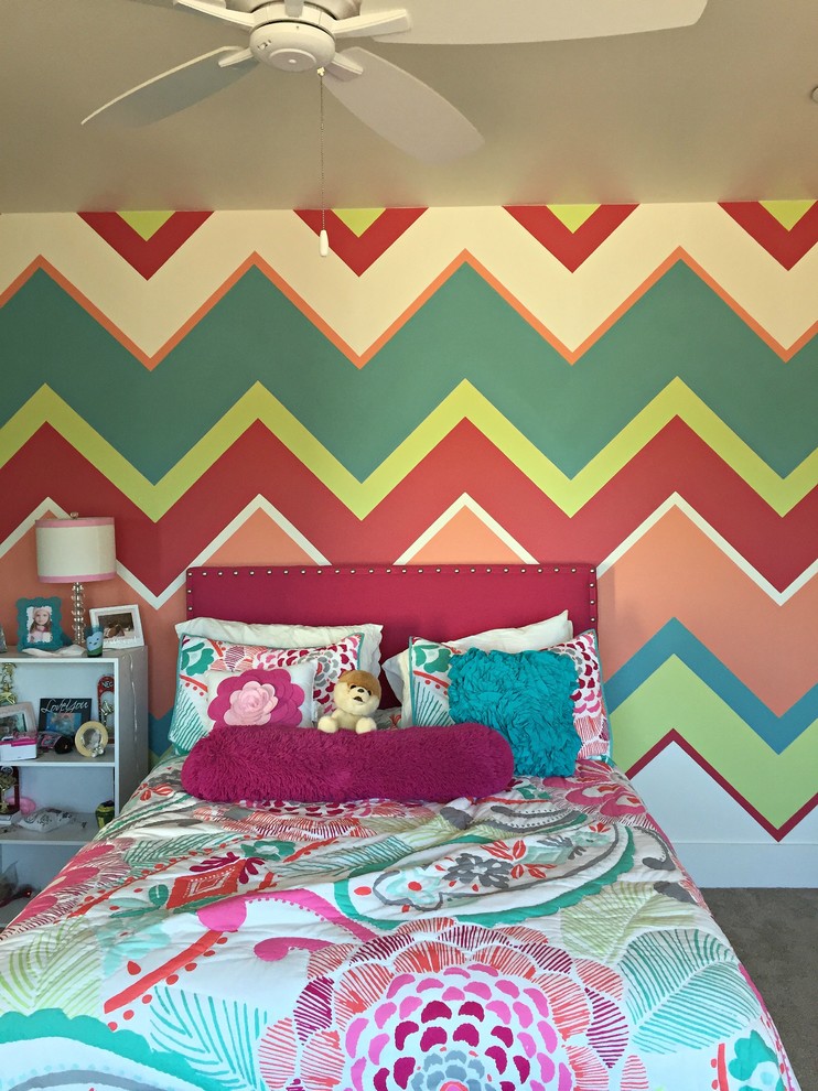 Inspiration for a mid-sized transitional kids' bedroom for kids 4-10 years old and girls in Austin with multi-coloured walls and carpet.