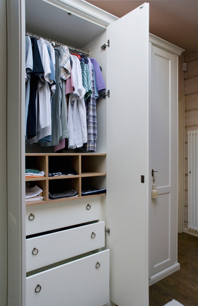 Гардеробная в деревянном доме