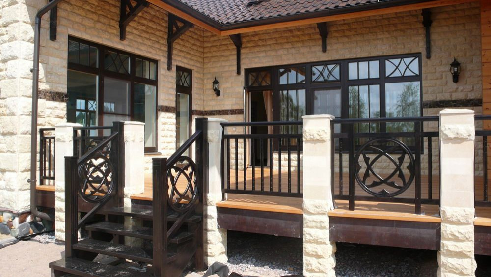 Коттедж с бассейном в Псевдоромантизме