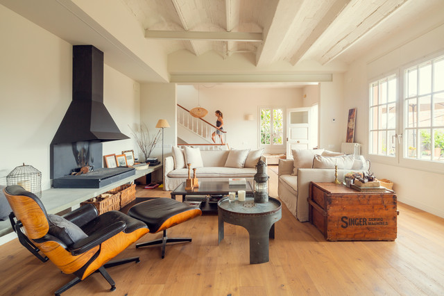 CARDEDEU mediterranean-living-room