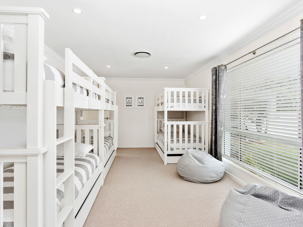 Photo of a beach style kids' room in Gold Coast - Tweed.