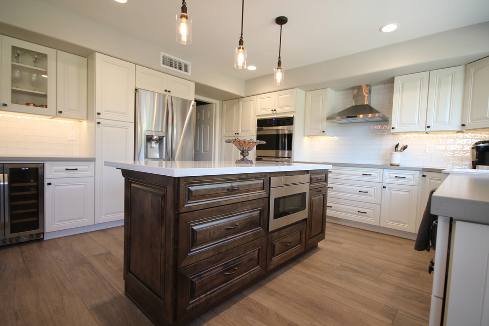 Transitional kitchen photo in Phoenix