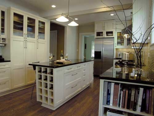 Photo of a traditional kitchen in Chicago.