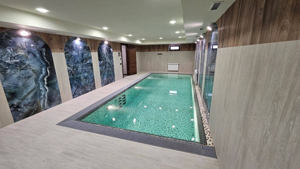 Бассейн в частном доме Подмосковья