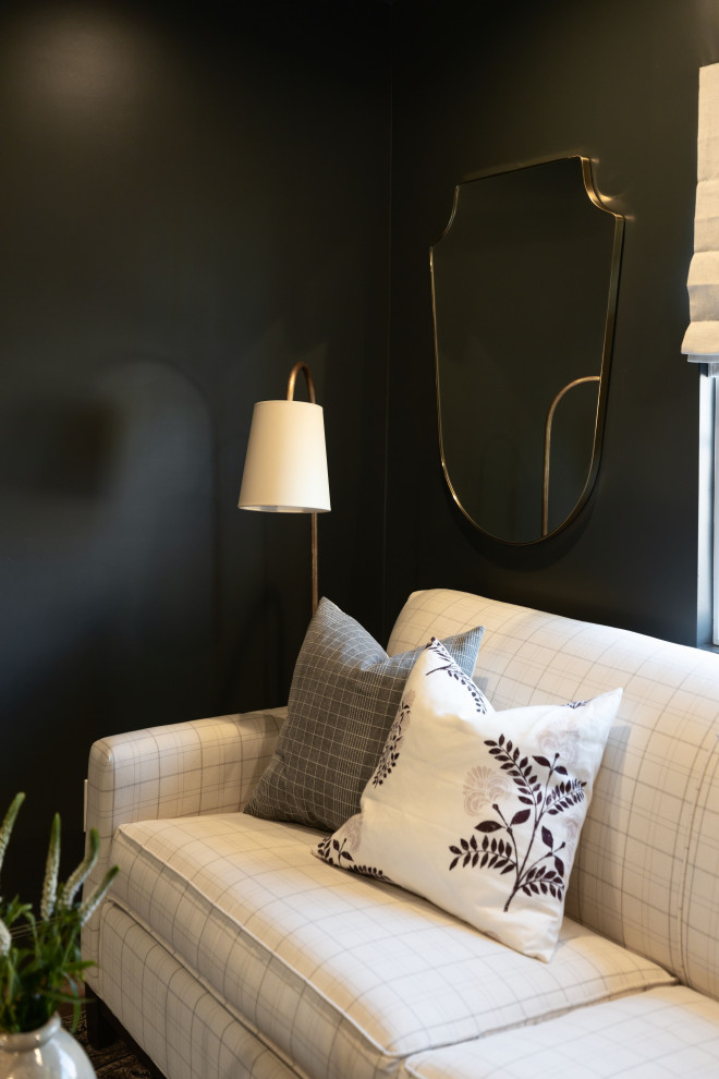 Transitional home design photo in Phoenix