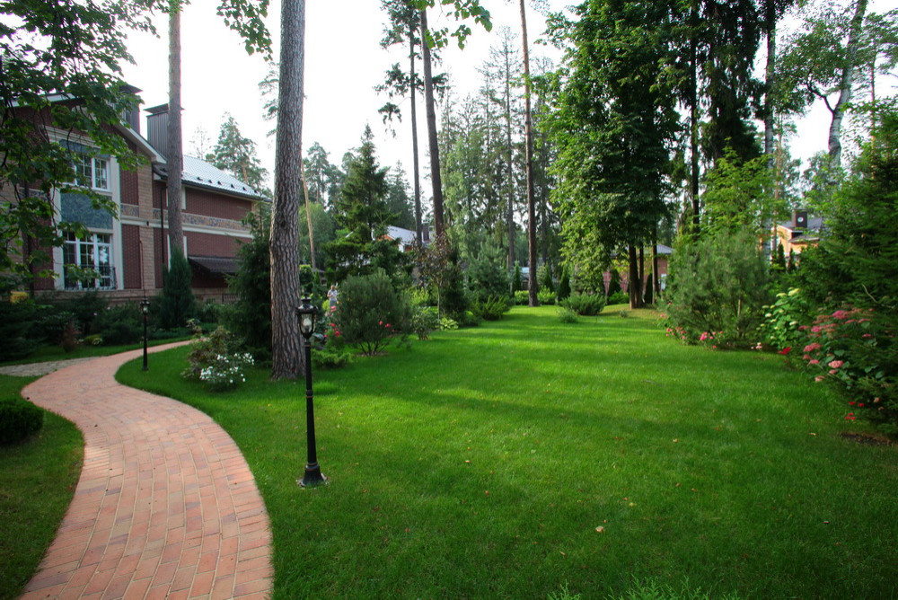 Чисты пруды