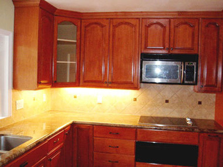 Photo of a traditional kitchen in Los Angeles.