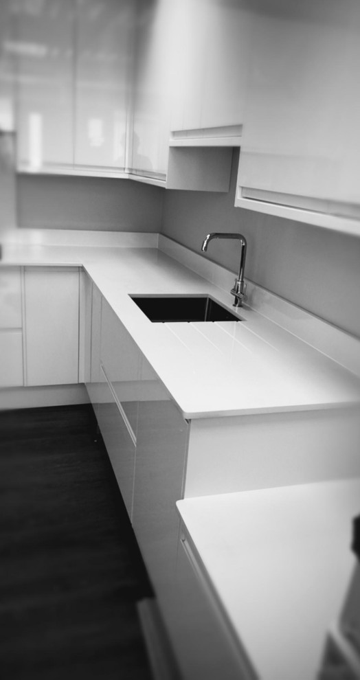 Worktop specialists (quartz, oak, compact laminate, laminate)