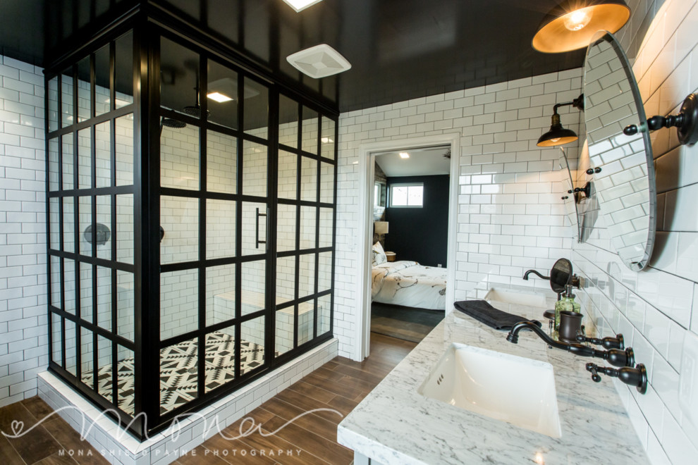 Transitional home design photo in Los Angeles