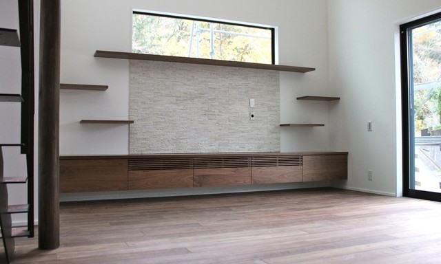 浮かせたデザインのテレビボード moderne-salon