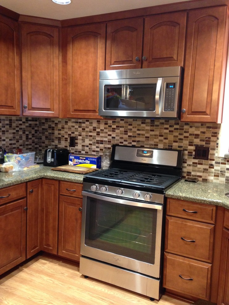 Shenandoah Winchester Maple Auburn Glaze Transitional Other Winchester Maple Auburn Glaze