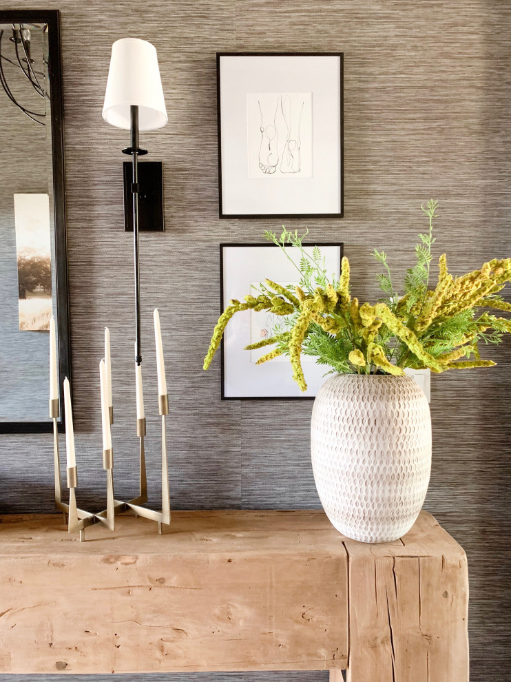 Example of a transitional home design design in Austin