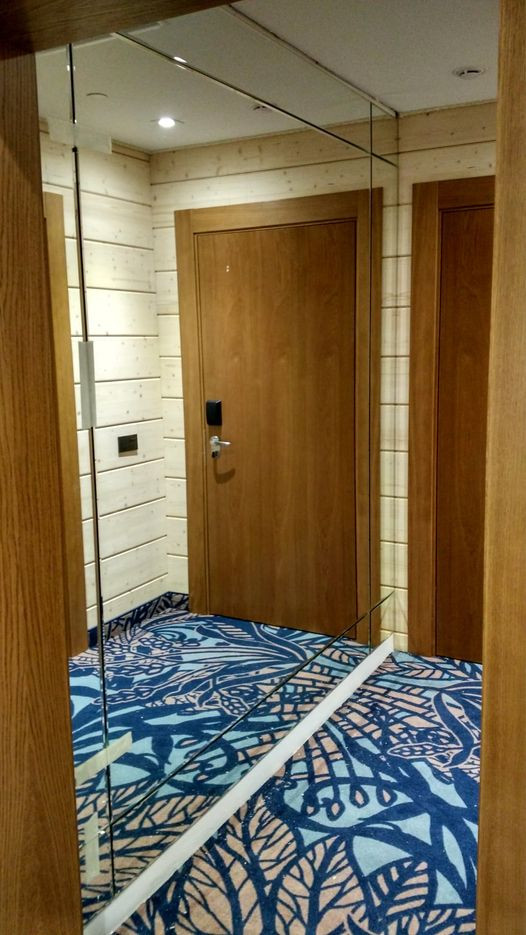 Зеркальное панно