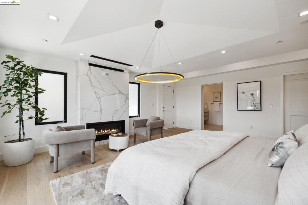 Modern House - Moyer Place