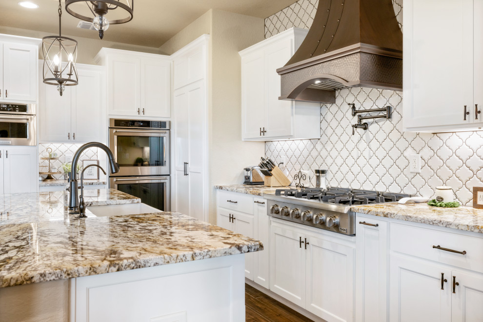 Example of a transitional kitchen design in Austin