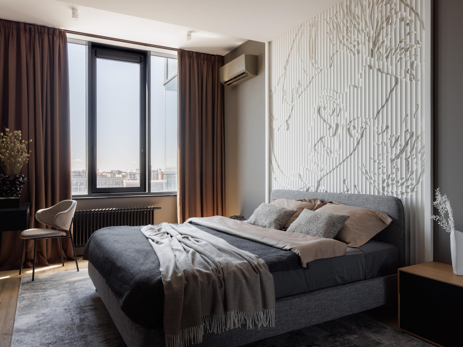 Современная квартира с бордовыми акцентами в ЖК "Притяжение" - 146 м2