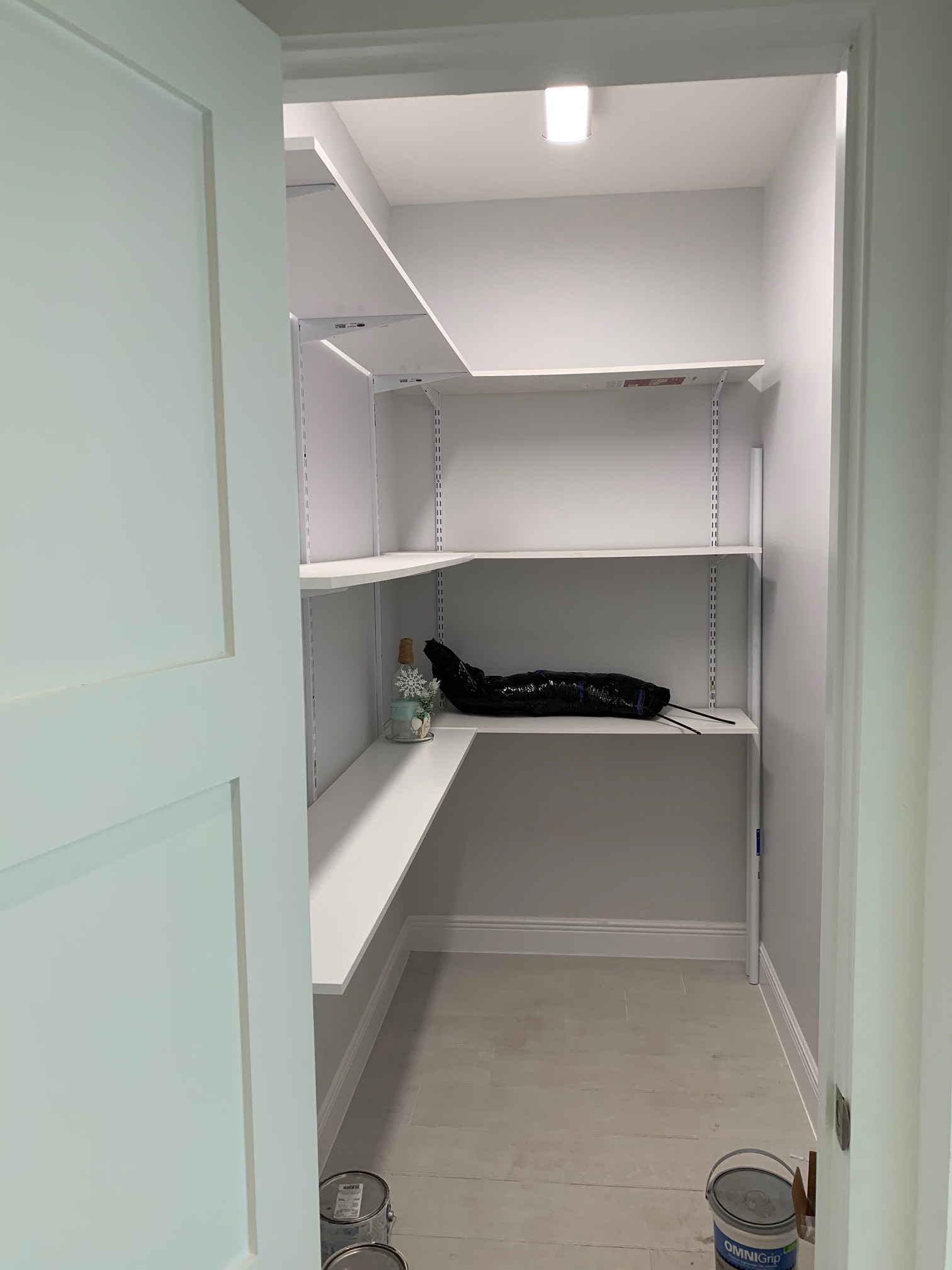 Example of a closet design in Miami
