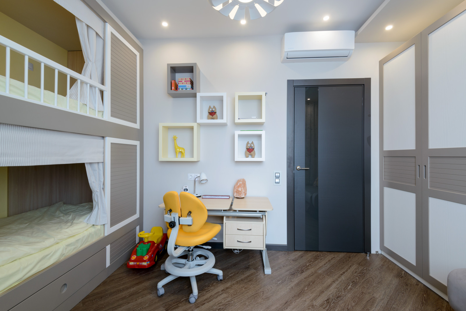 Трехкомнатная квартира-студия в современном стиле