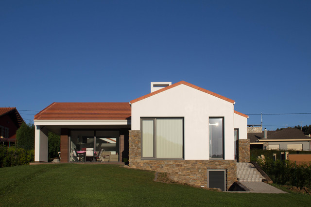 VIVIENDA UNIFAMILIAR LLASCARAS modern-exterior