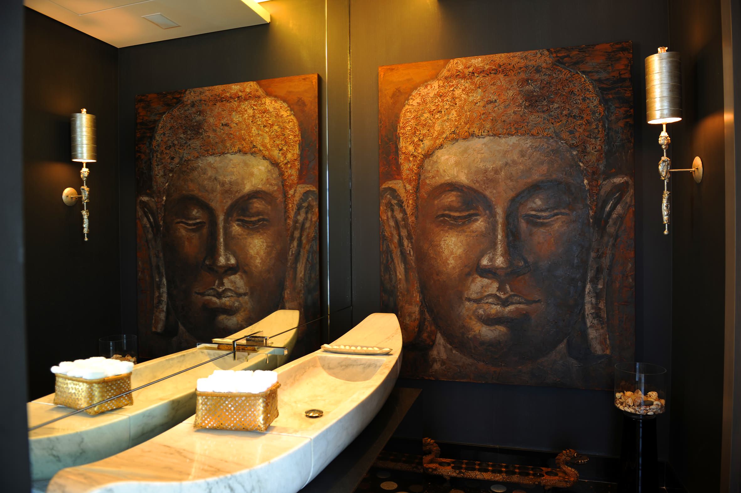 Designer's Touch: 10 Powerful Powder Rooms